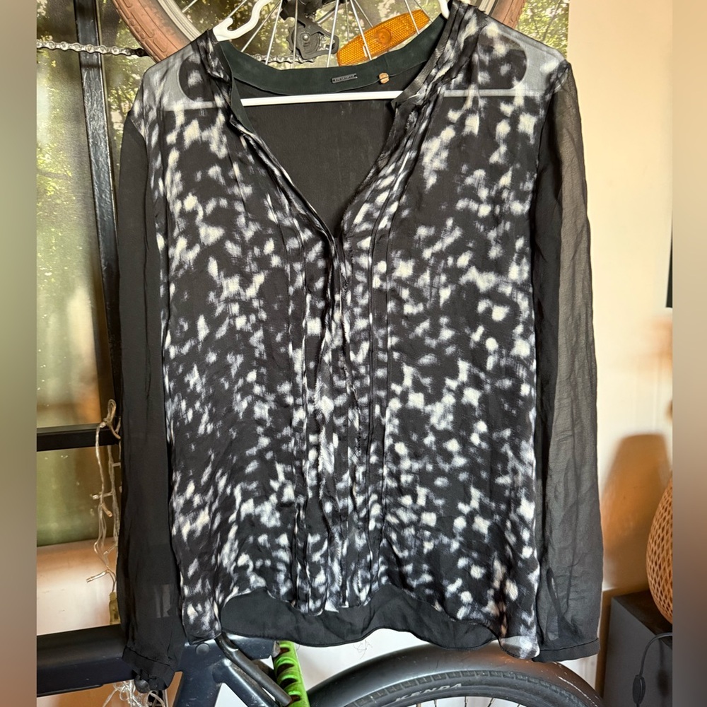 Elie Tahari Women's Size Small Sheer Silk Blouse V-Neck Black & Gray